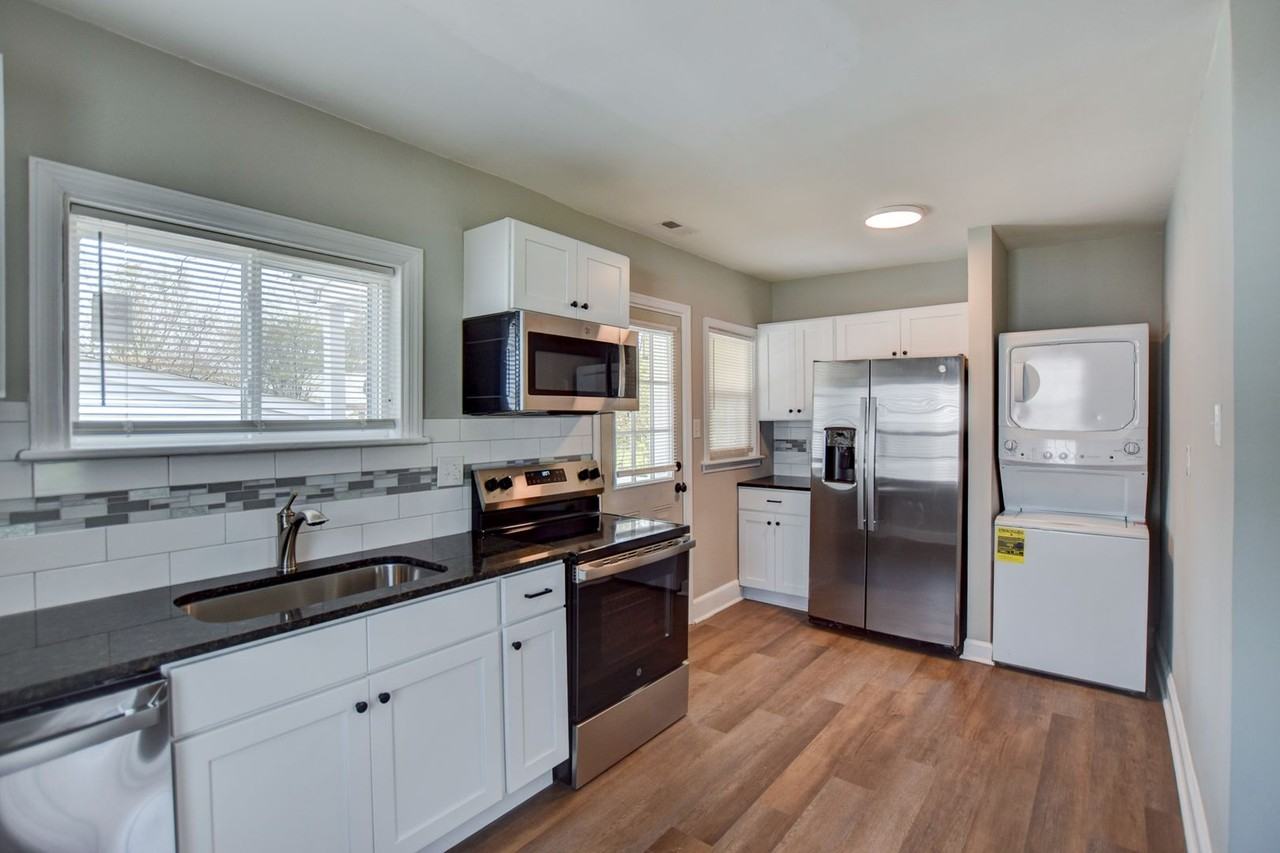 13 Beverly St - Photo 2 of 24