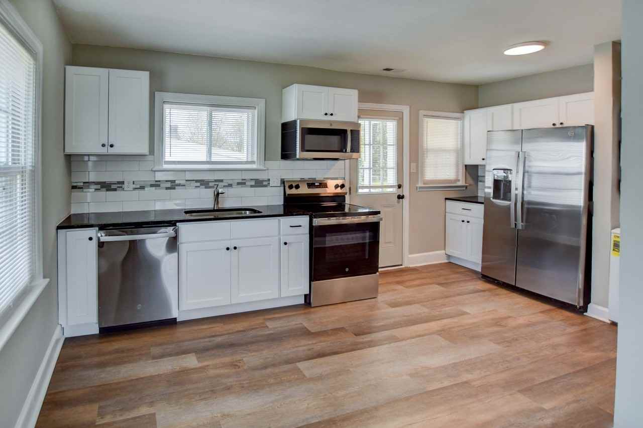 13 Beverly St - Photo 3 of 24