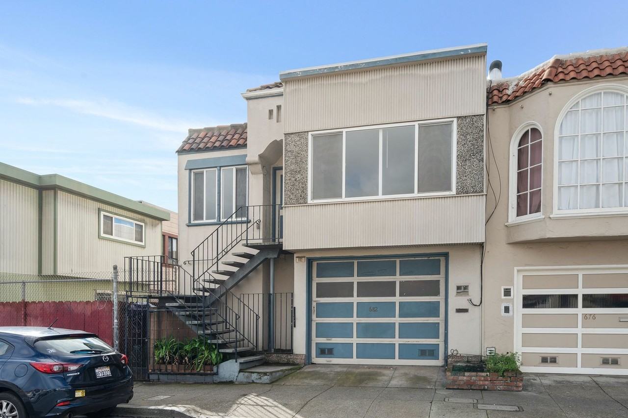 682 Geneva Ave - Photo 2 of 35