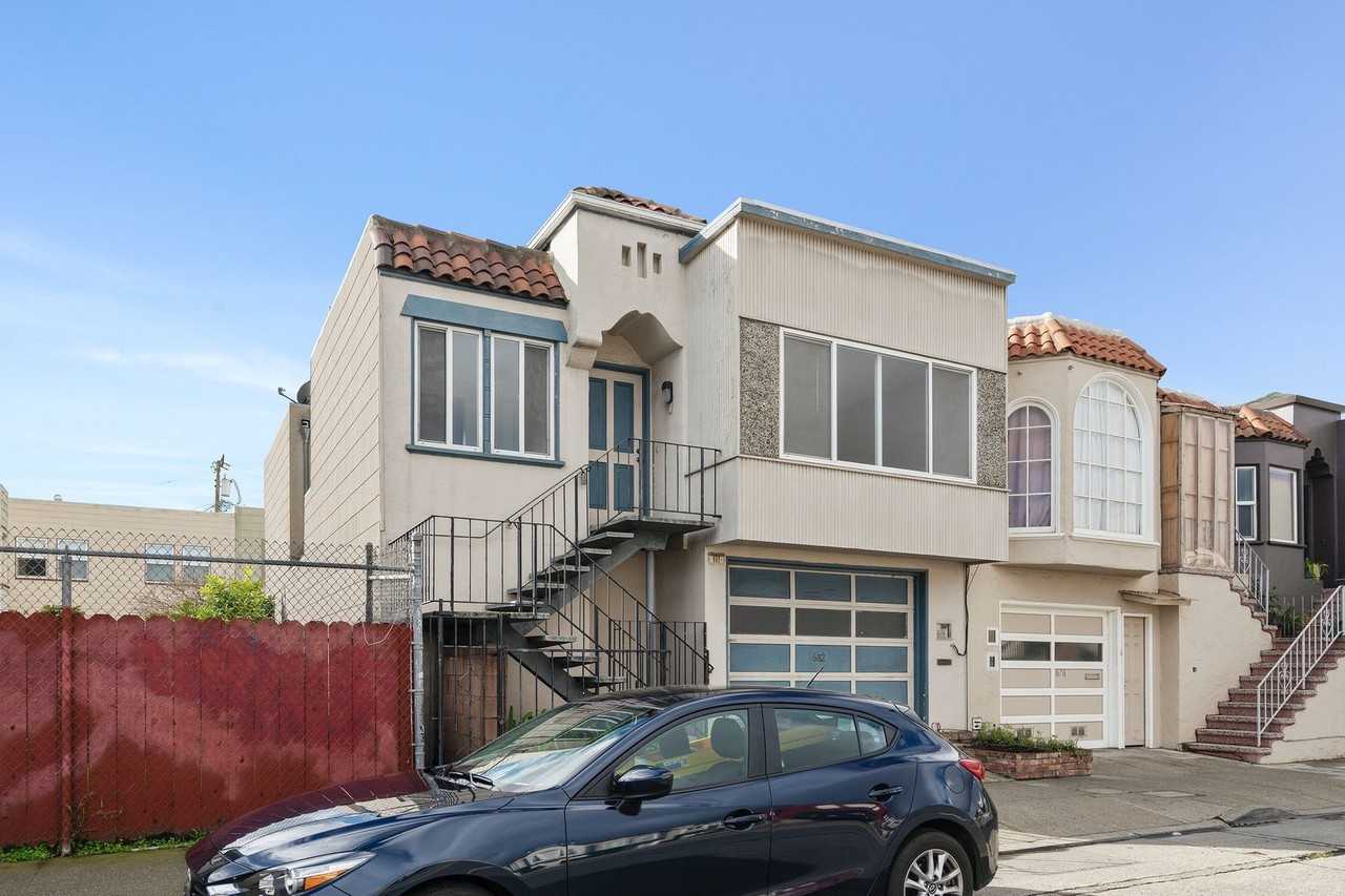 682 Geneva Ave - Photo 3 of 35