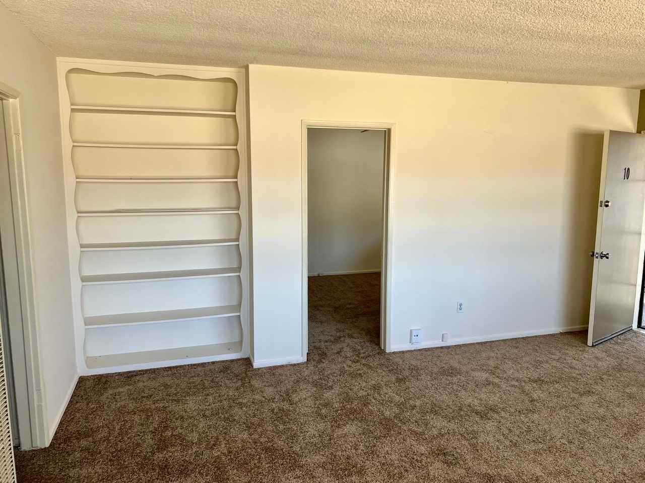 837 Victor - Photo 5 of 6