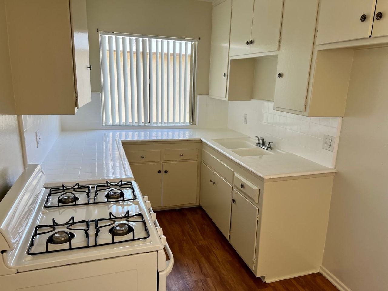 837 Victor - Photo 6 of 6