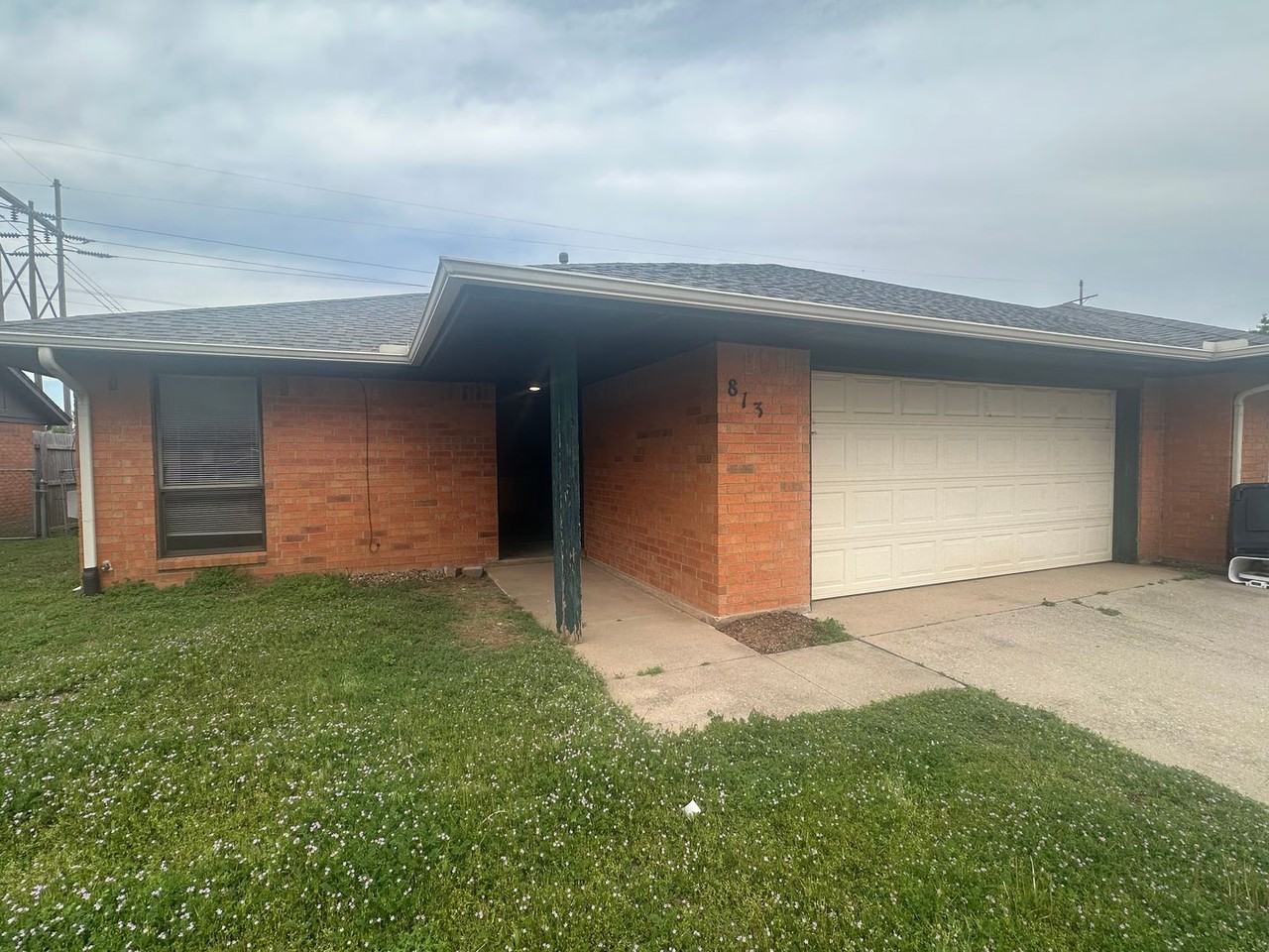 813 N Eagle Ln - Photo 2 of 24