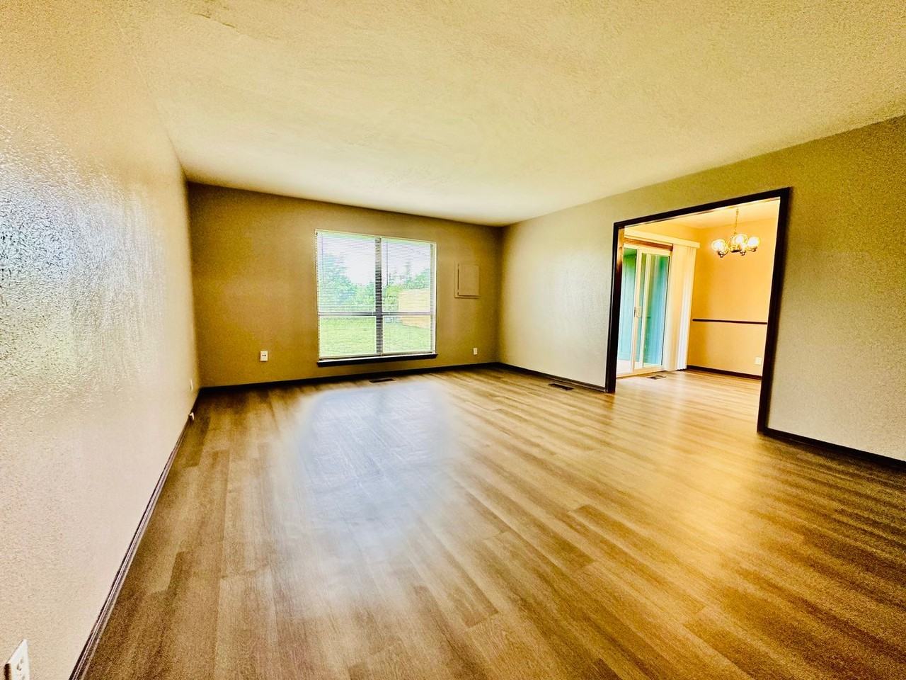 813 N Eagle Ln - Photo 6 of 24