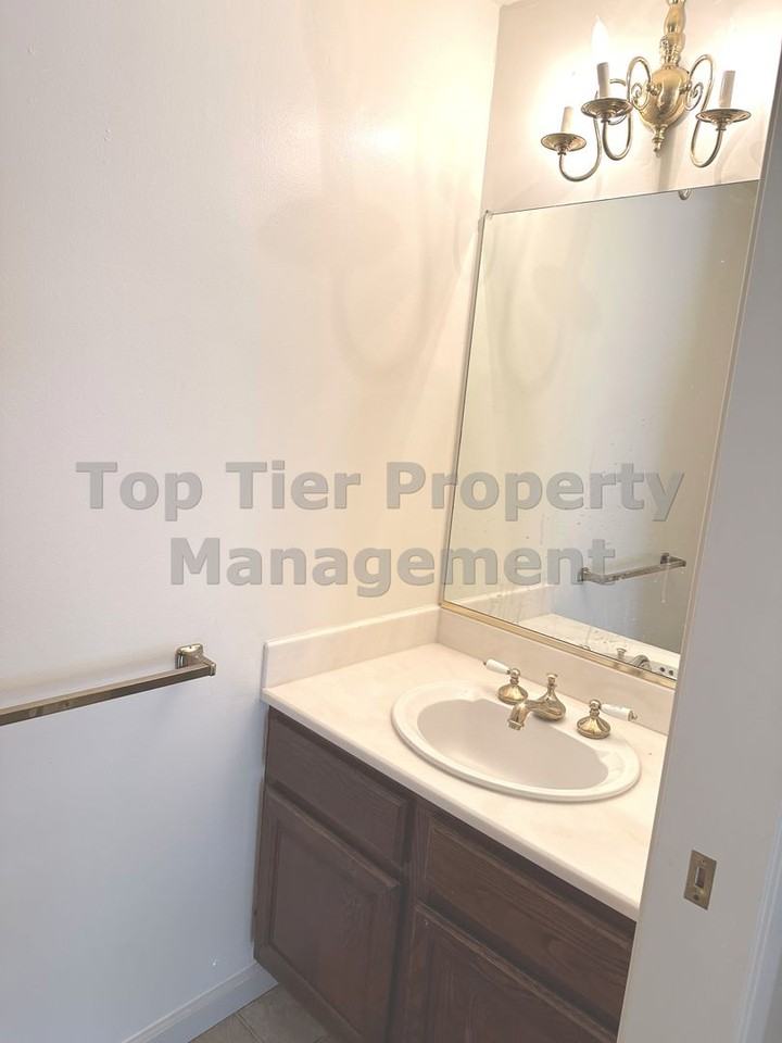 328 Preakness Ct - Photo 6 of 17