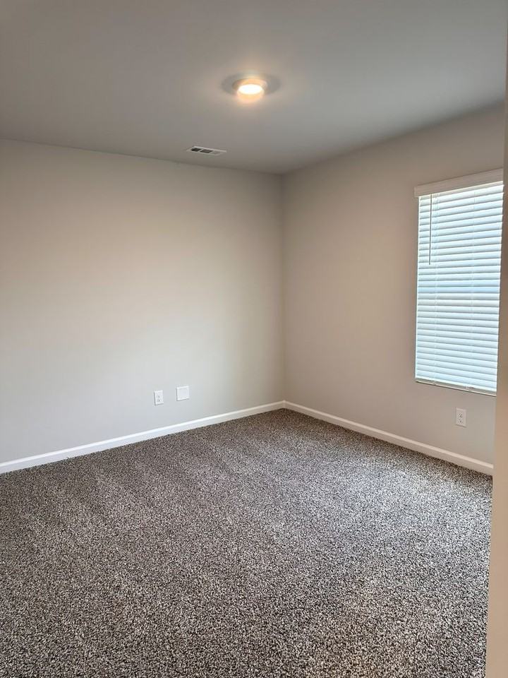 205 Chubbs Ln - Photo 4 of 22