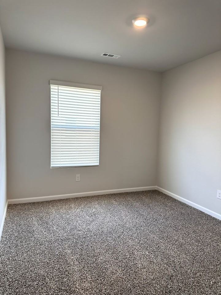 205 Chubbs Ln - Photo 7 of 22