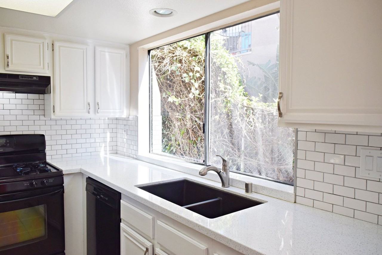 5744 Mildred St - Photo 3 of 29