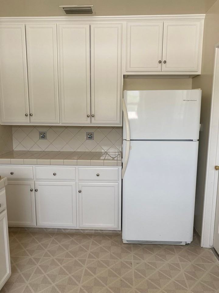 1007 W Glenoaks Blvd - Photo 5 of 7