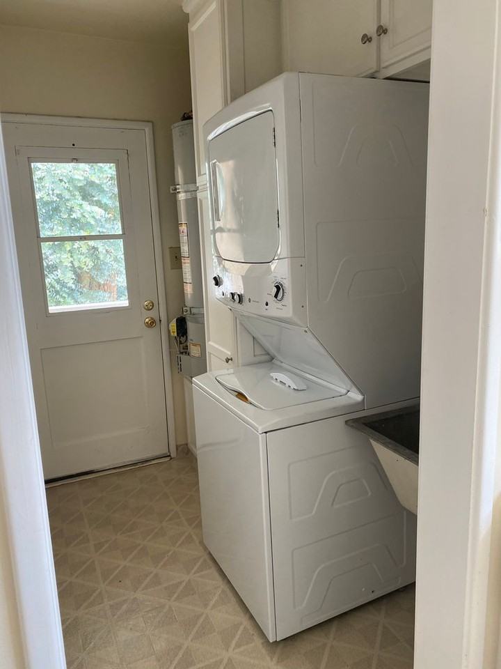 1007 W Glenoaks Blvd - Photo 6 of 7
