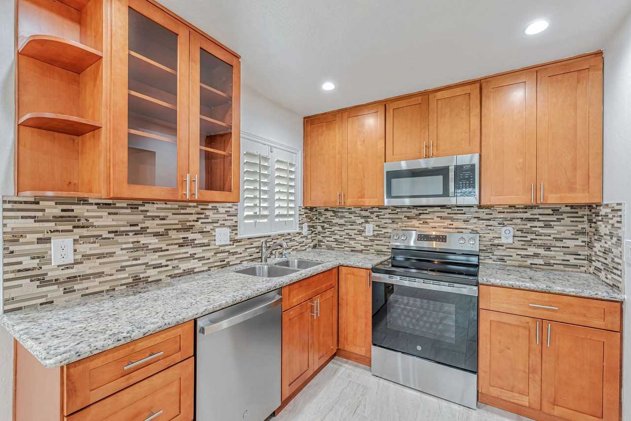 4403 Manzanita Dr - Photo 3 of 36