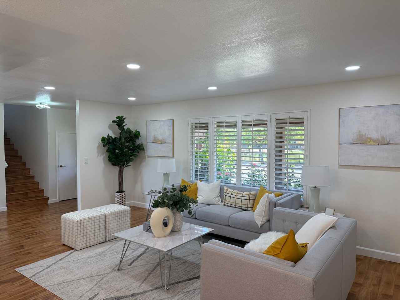 639 Gaundabert Ln - Photo 2 of 19