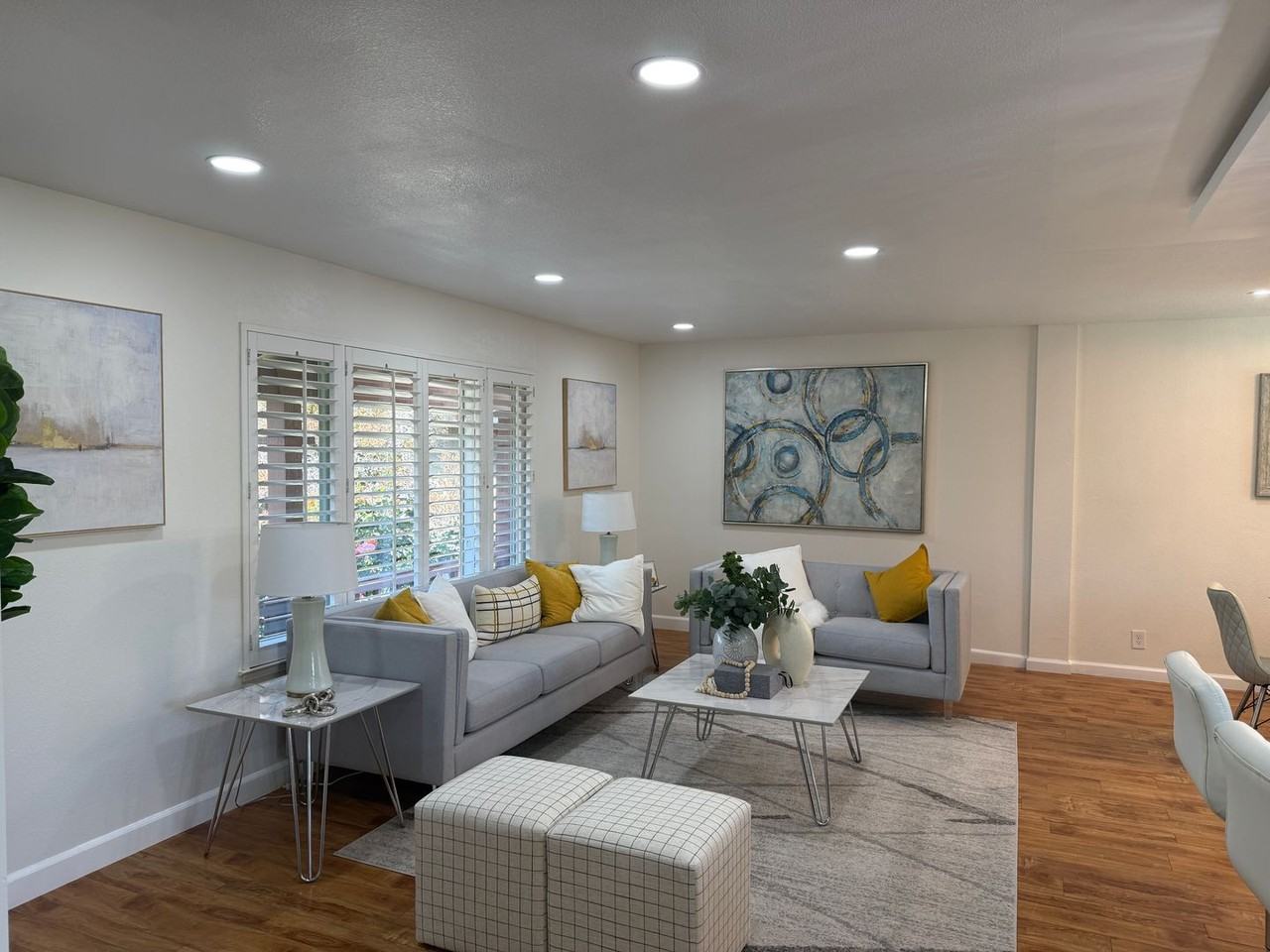 639 Gaundabert Ln - Photo 3 of 19