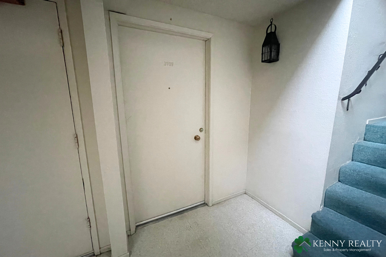 3709 Fairfax Way - Photo 2 of 23