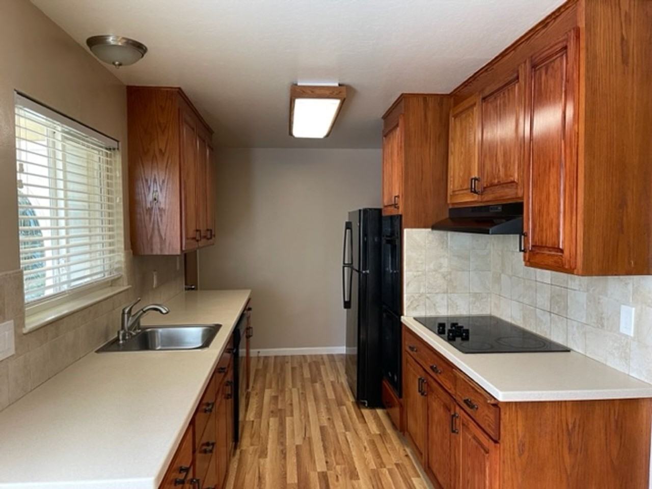 9 Del Rio Ct - Photo 2 of 15