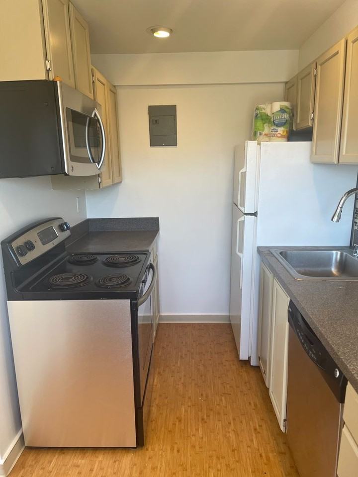 1800 Taylor Ave N #2 - Photo 6 of 25
