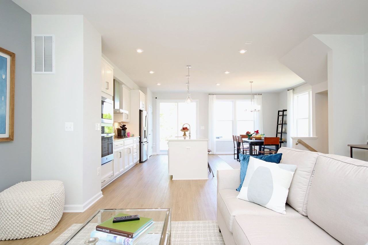 2018 Desoto Dr - Photo 3 of 24