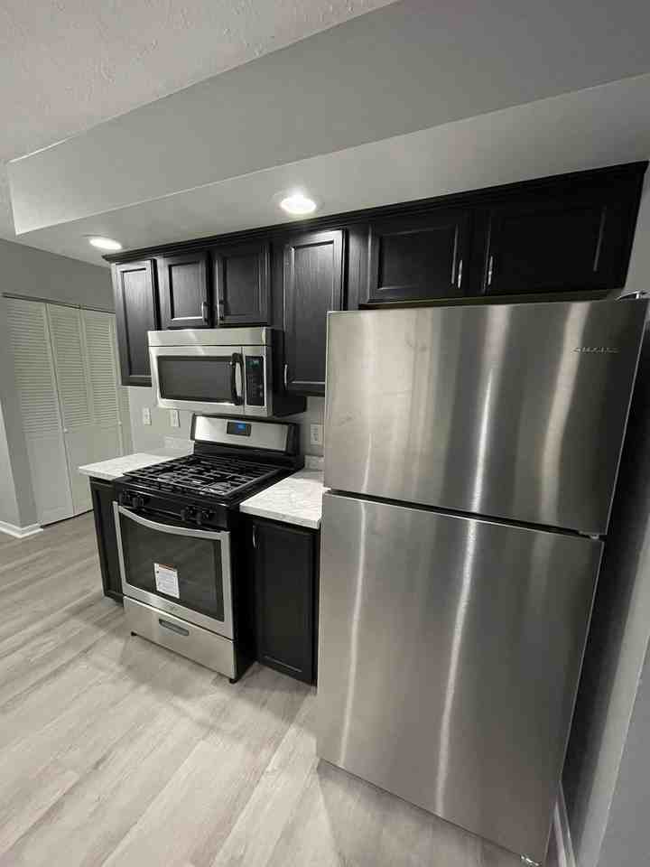 322 Franklin St - Photo 3 of 10