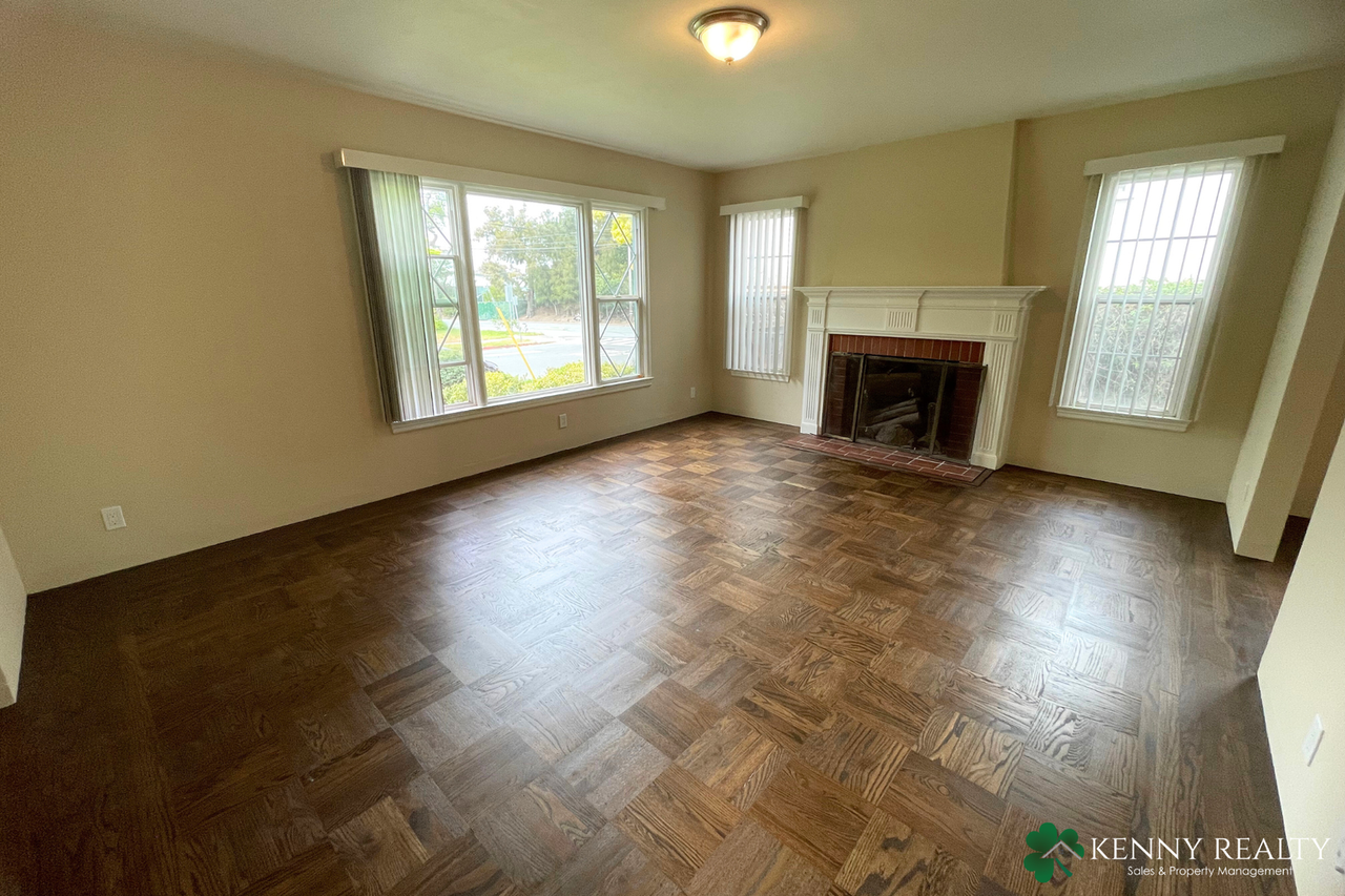 1105 Grove Ave - Photo 2 of 23