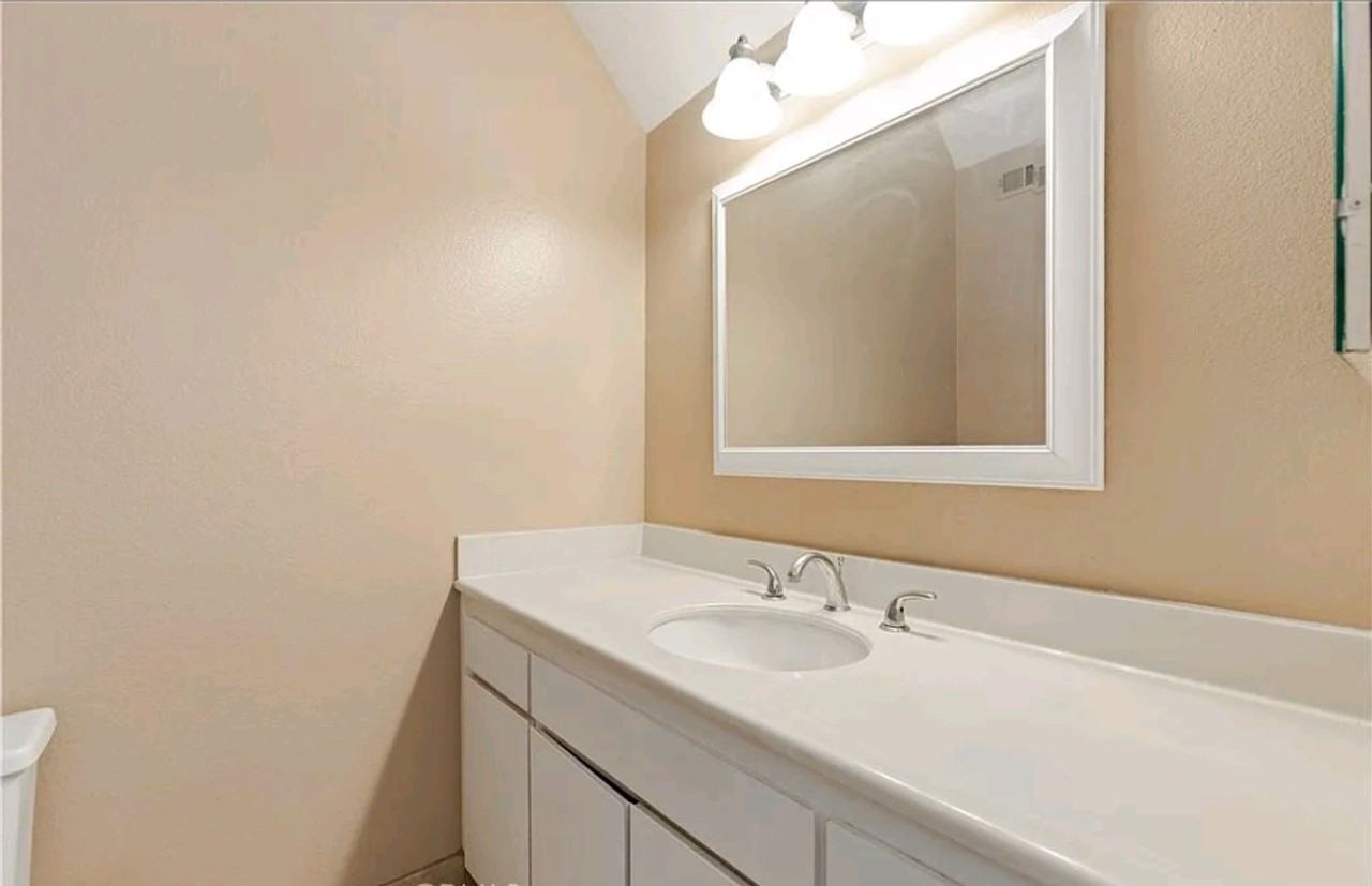 16061 Surprise Ln - Photo 3 of 18