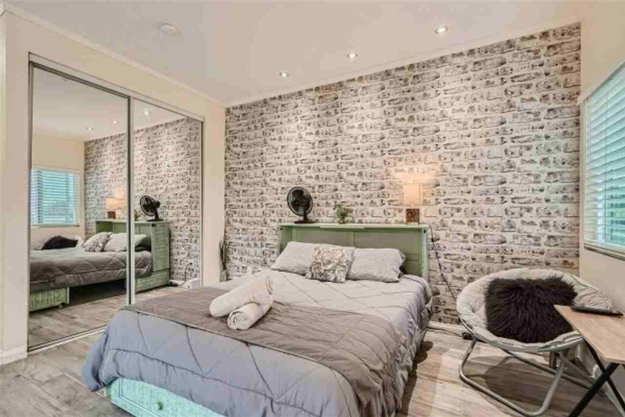 2650 Broadway - Photo 2 of 18