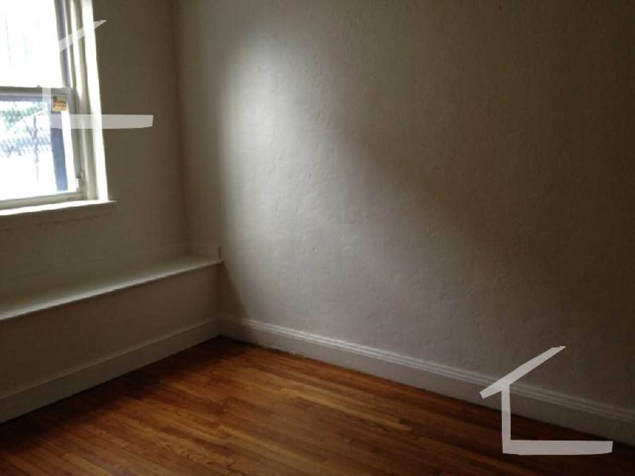 2043 Commonwealth Ave - Photo 3 of 6