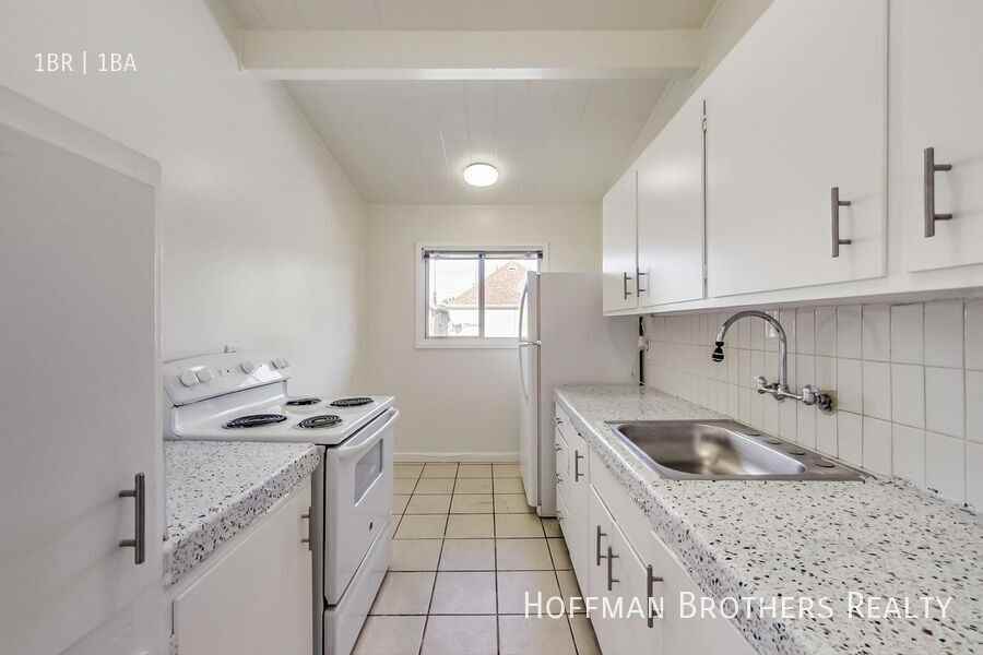 2552 E 16th St #20 - Photo 3 of 13