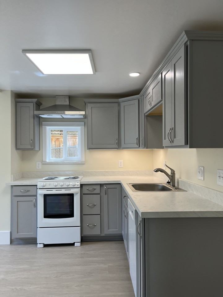 493 Fairview St #3 - Photo 5 of 17