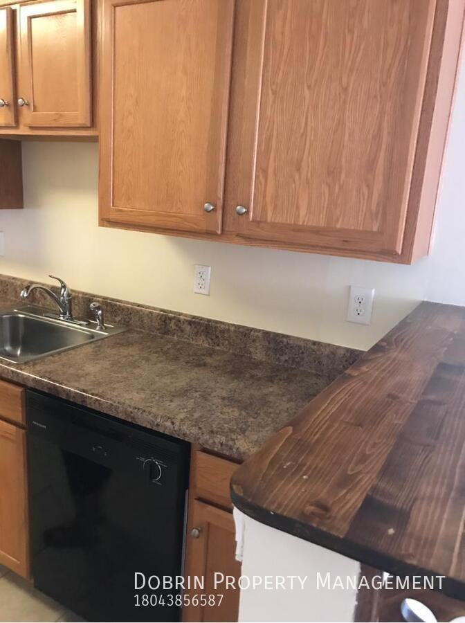 2004 Maplewood Ave - Photo 5 of 22