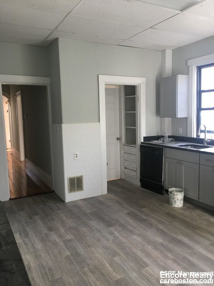 12 Saunders St #NA - Photo 4 of 8