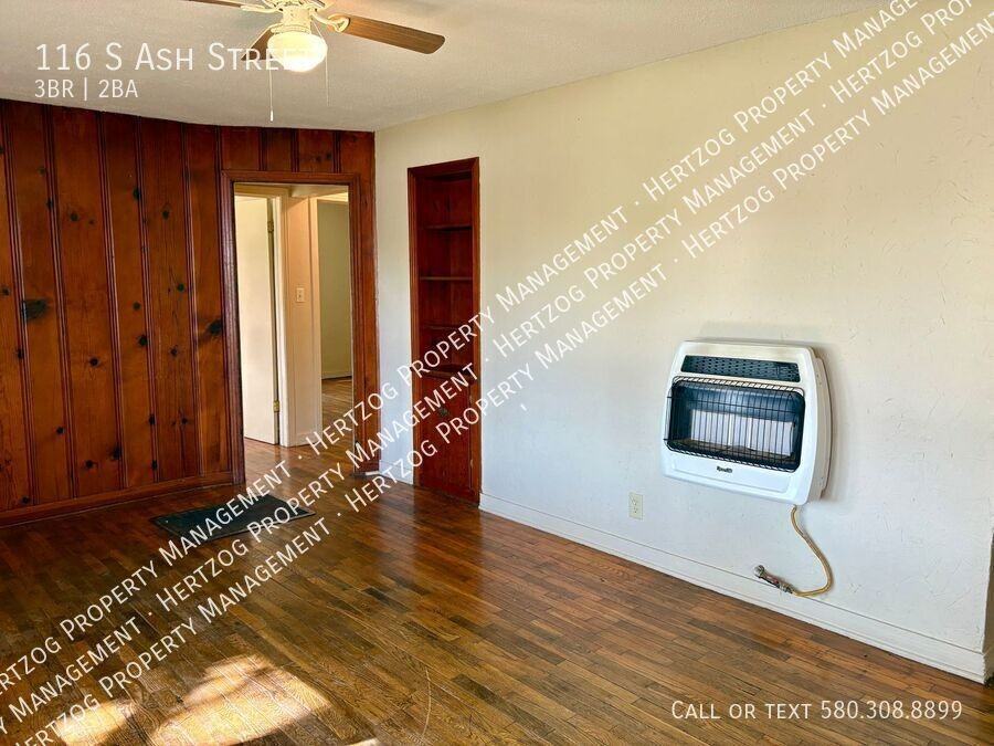 116 S Ash St - Photo 3 of 29