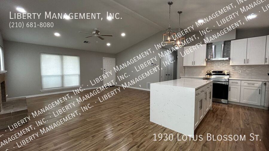 1930 Lotus Blossom St - Photo 3 of 24