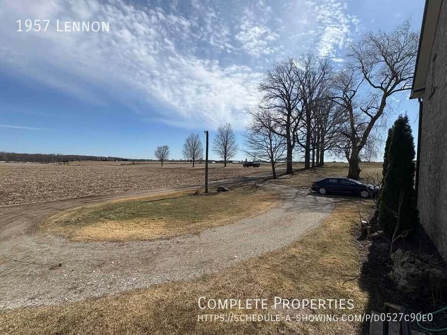 1957 Lennon Rd - Photo 2 of 19