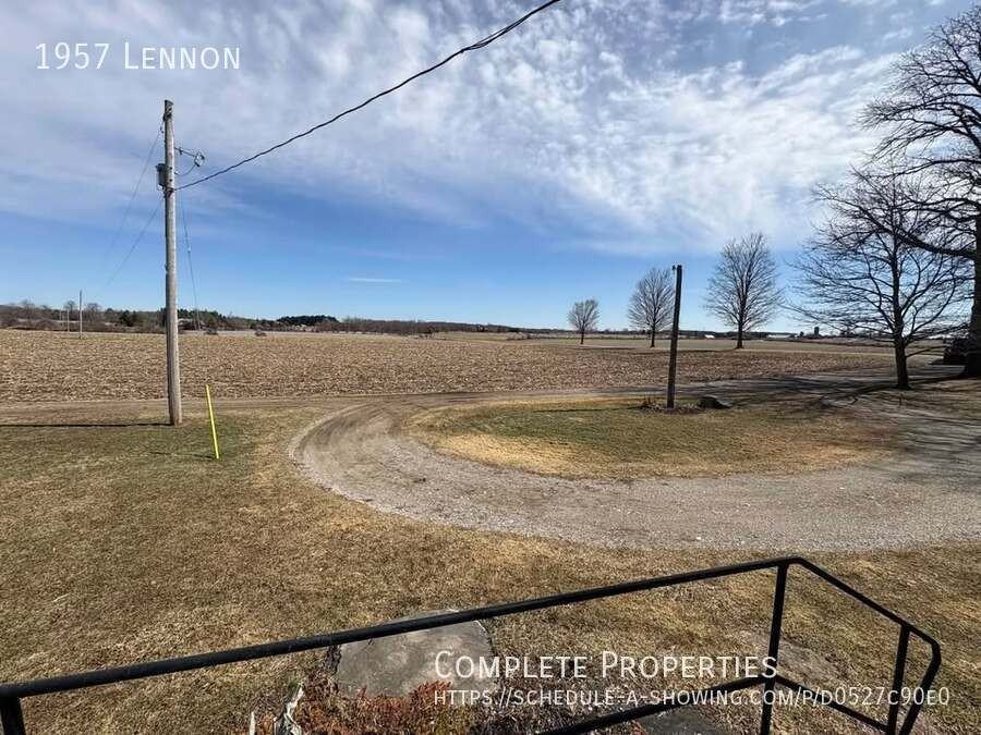 1957 Lennon Rd - Photo 3 of 19