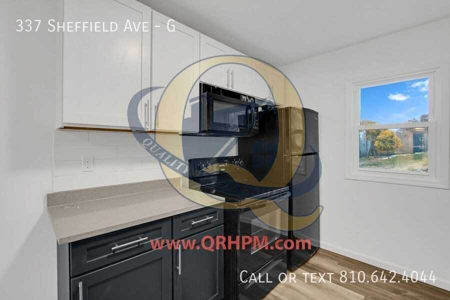 337 Sheffield Ave #G - Photo 3 of 7