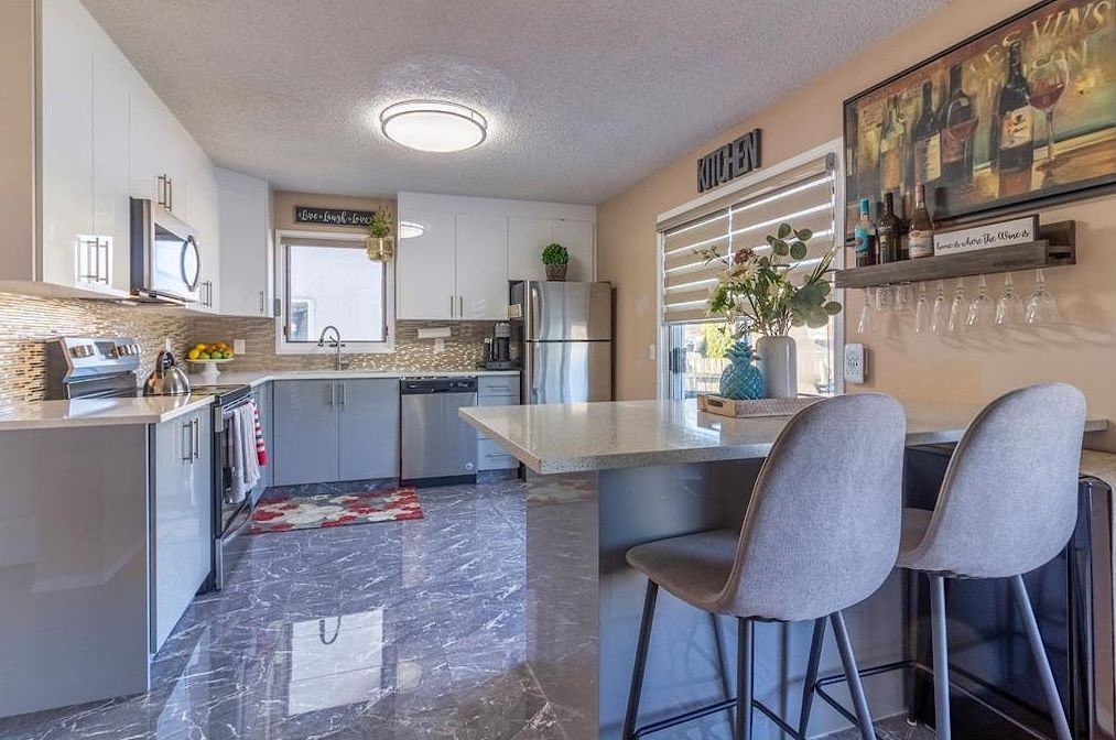 151 Applefield Close Se #151 - Photo 3 of 5