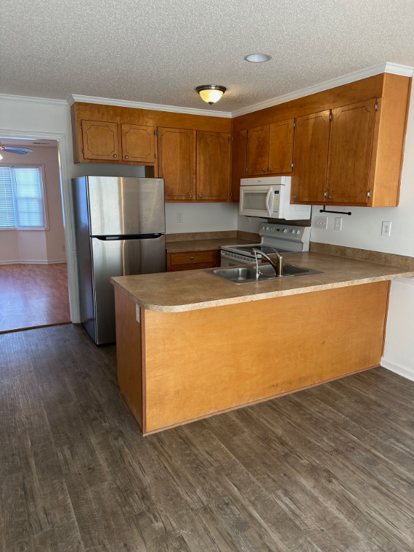 3817 E Vancroft Cir #E2 - Photo 5 of 11