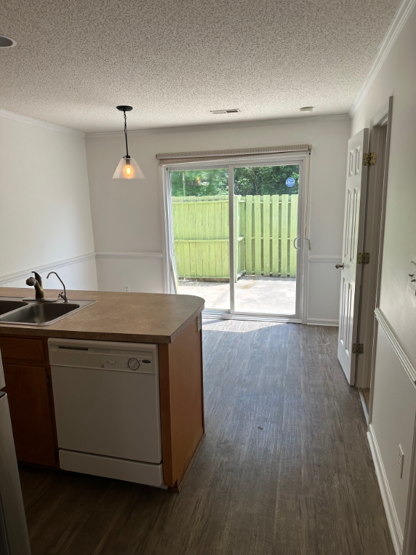 3817 E Vancroft Cir #E2 - Photo 7 of 11