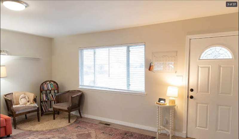 1110 Phelps Cir - Photo 3 of 19