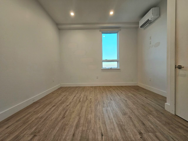 715 Pak Ave #7H - Photo 7 of 16