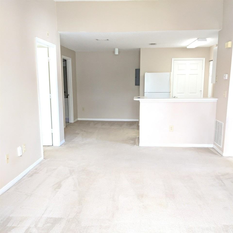28204 Harbour Vista Circle - Photo 3 of 4