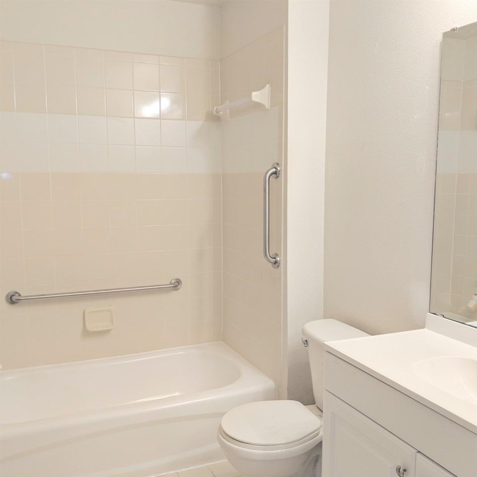 28204 Harbour Vista Circle - Photo 4 of 4