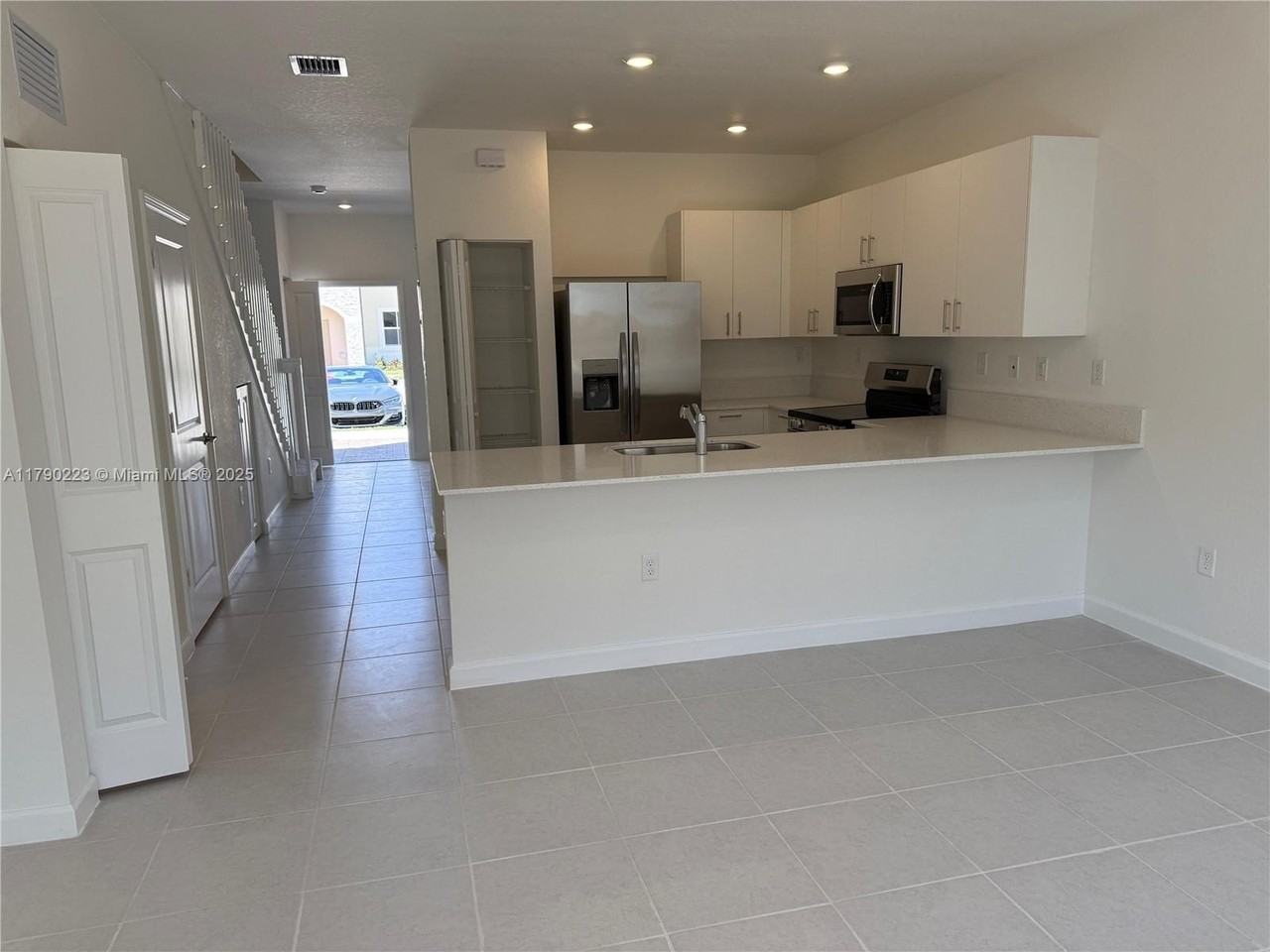 Se 25th St #2851 - Photo 6 of 17