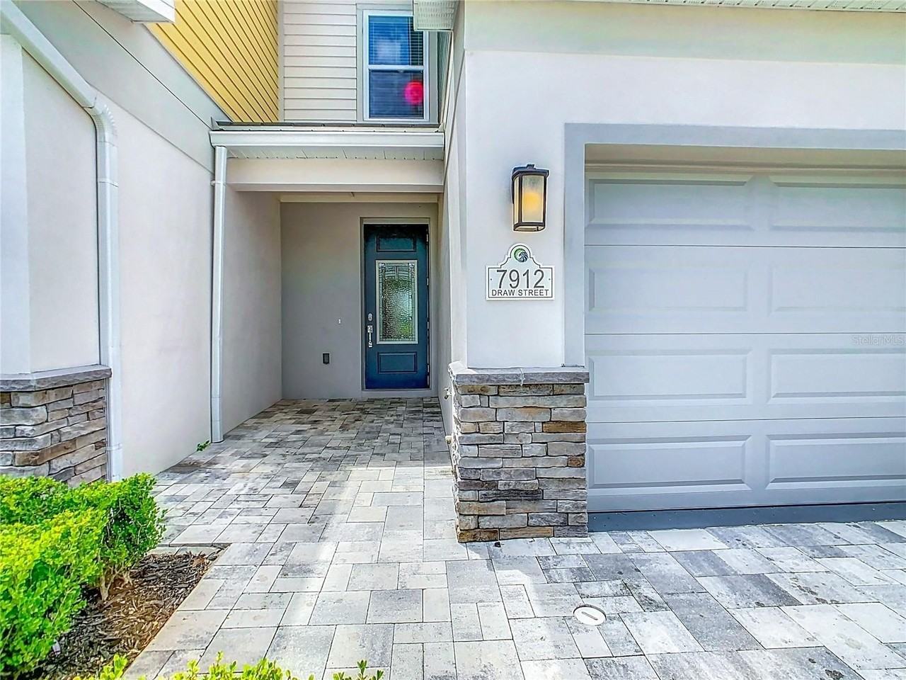 7912 Draw St - Photo 3 of 36