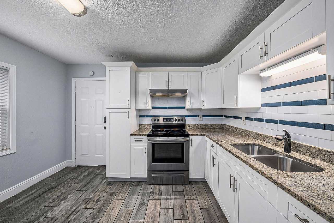 Maydell Dr - Photo 5 of 8