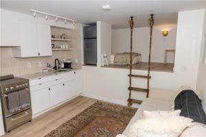 featured image of 160 Avenida Florencia #C