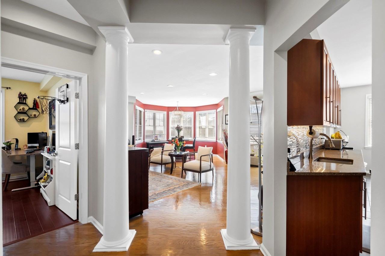 30 Freedom Way - Photo 2 of 36