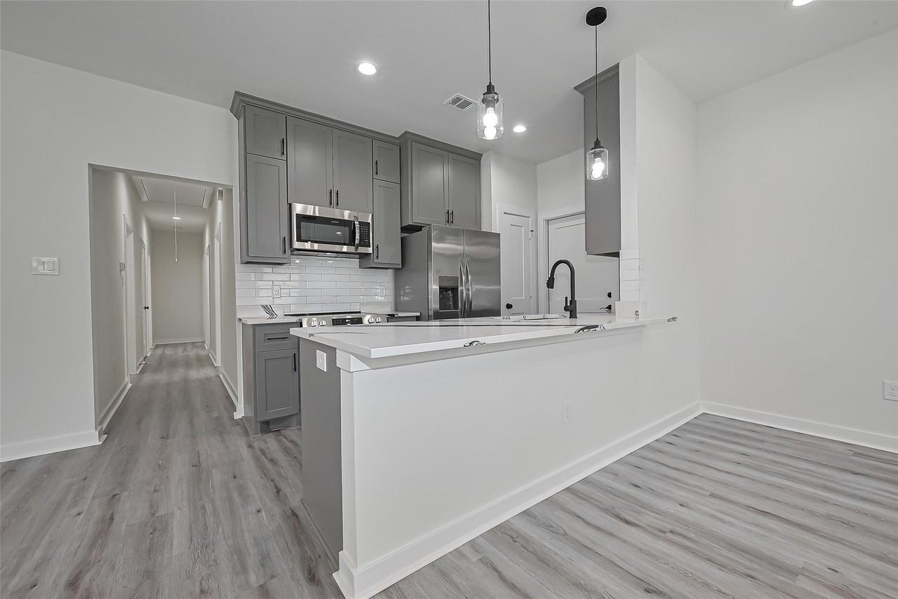 630 Silliman St - Photo 3 of 27