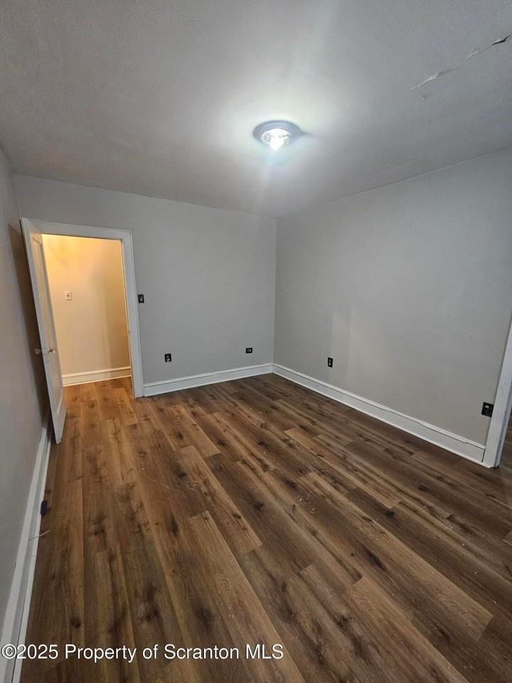 532 Alder St - Photo 4 of 9