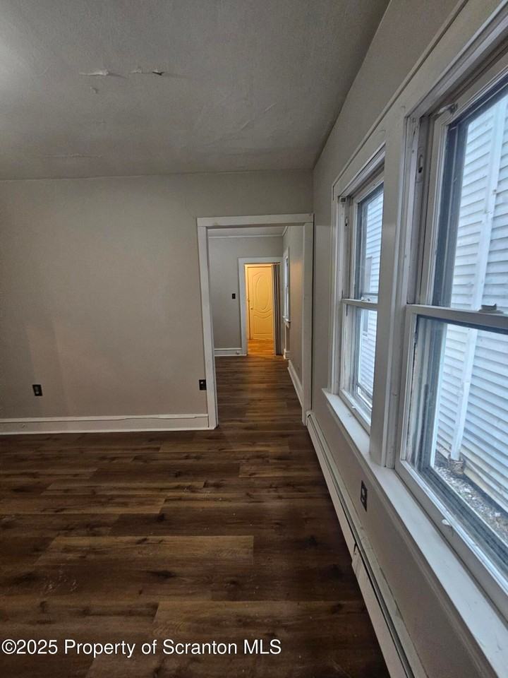 532 Alder St - Photo 5 of 9